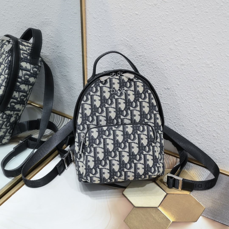 D*or backpacks